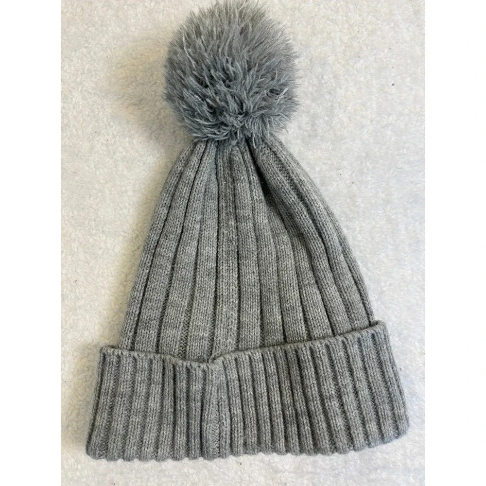 Michael‎ Kors Gray Ribbed Knit Beanie Faux Fur Pom Silver MK Logo Winter Hat